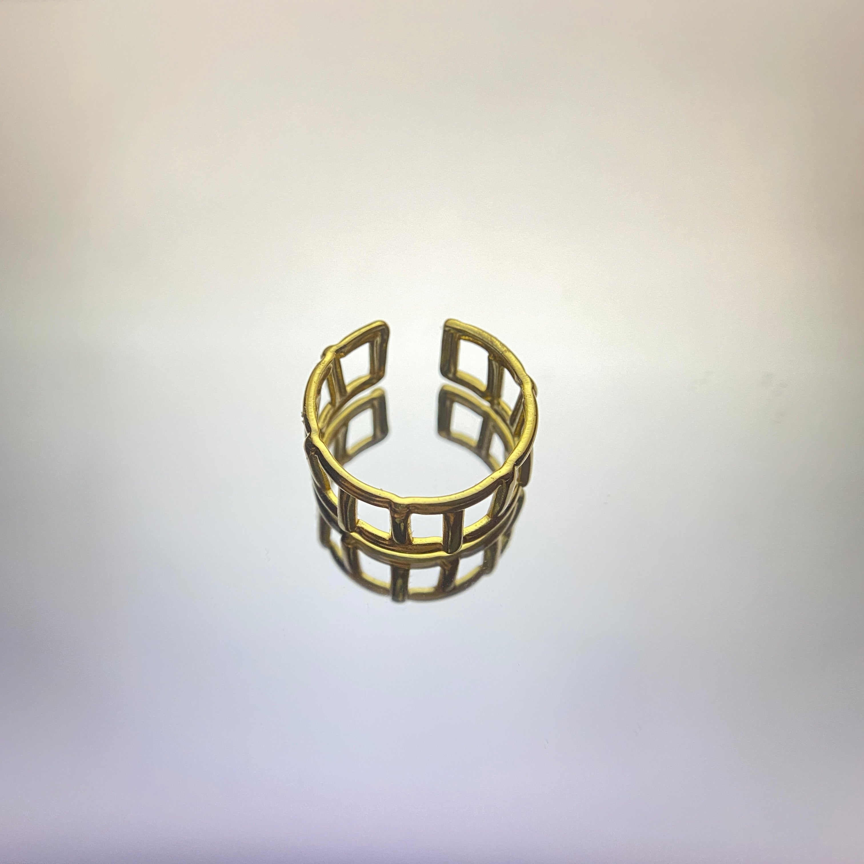Cage Ring